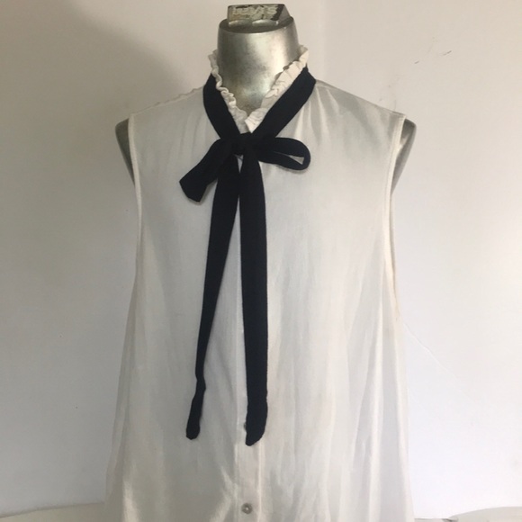 “FOREVER 21“ Sleeveless Tie Ladies Blouse . - Picture 2 of 8